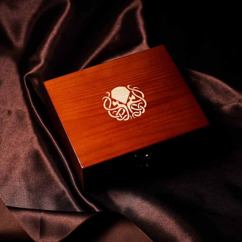 Running Group Dice Storage Solid Wood Retro Faceted