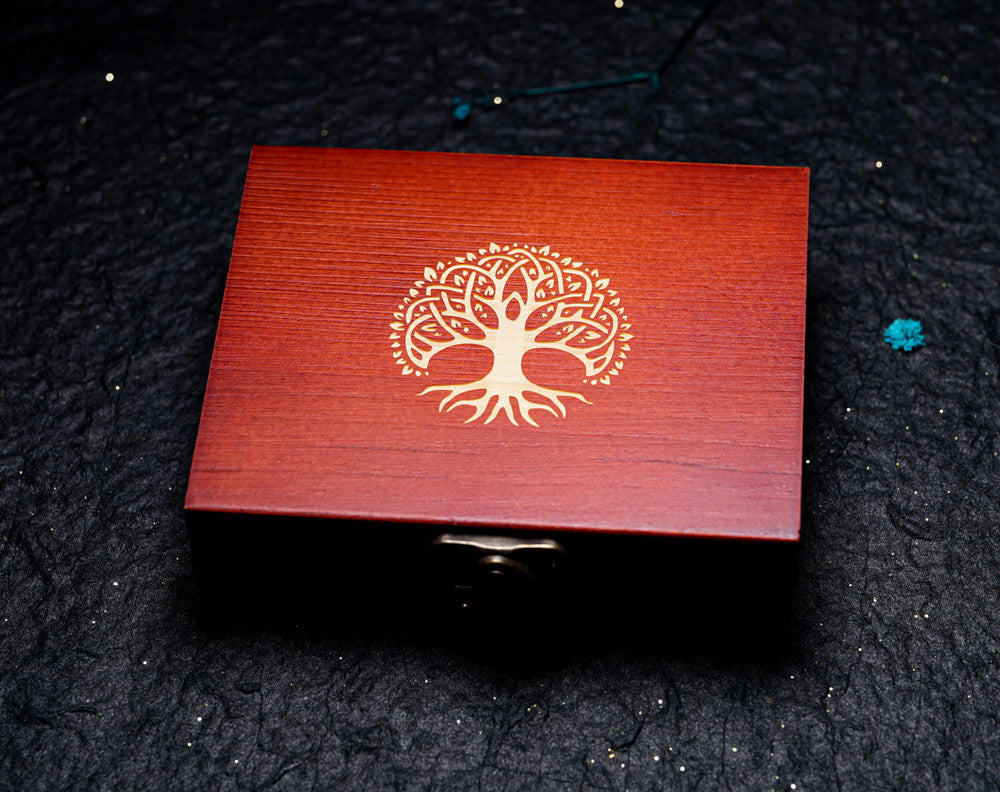 Running Group Dice Storage Solid Wood Retro Faceted