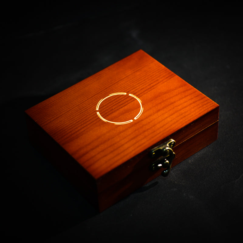 Running Group Dice Storage Solid Wood Retro Faceted