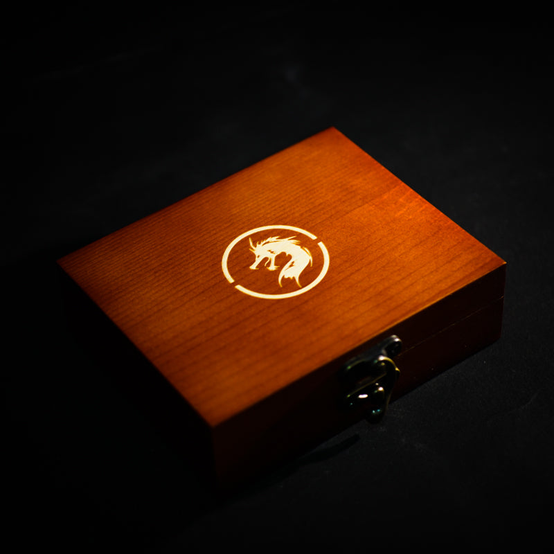 Running Group Dice Storage Solid Wood Retro Faceted